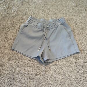 Lululemon On The Fly Short *Woven *2.5" color gray size 4